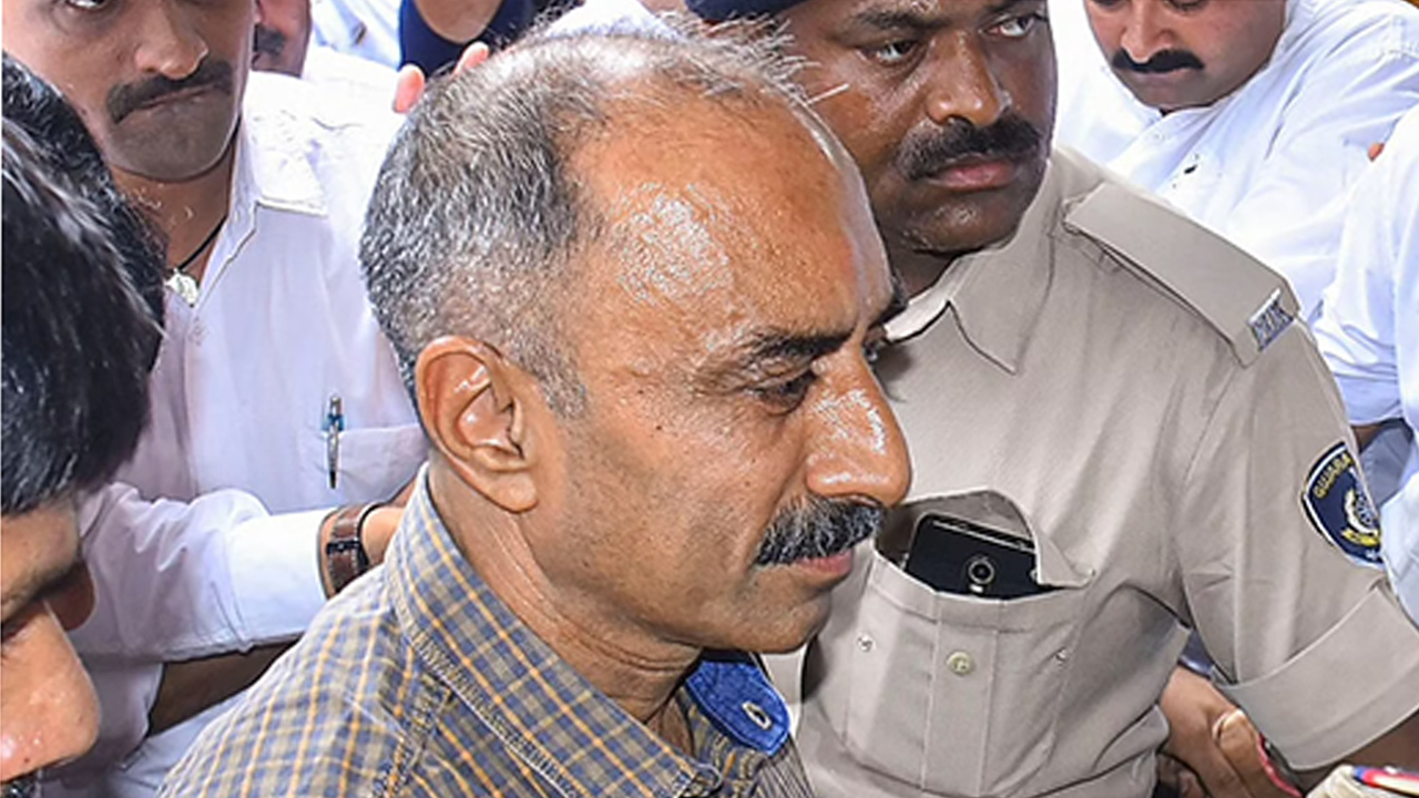 Gujrat Police Arrested Sanjiv Bhatt In Gujrat Riots Case