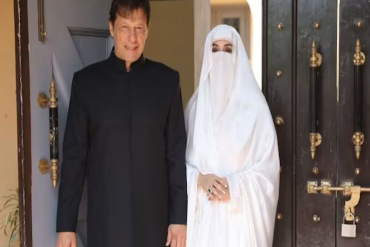 Former Pakistan Prime Minister Imran Khan And His Wife Bushra Bibi ...