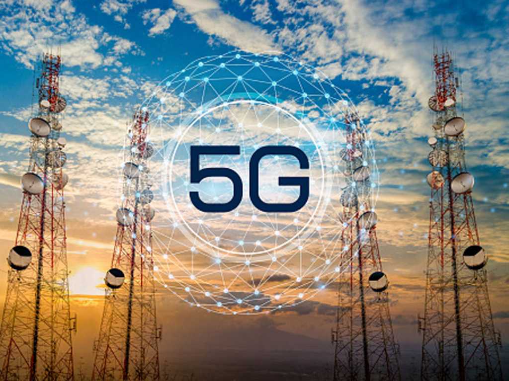 अदानी-रिलायन्सपैकी कोण जिंकणार 5G स्पेक्ट्रमची बोली