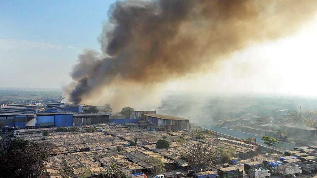 मानखुर्द येथील आगीच्या मागे पालिकेचे अदृश्य हात