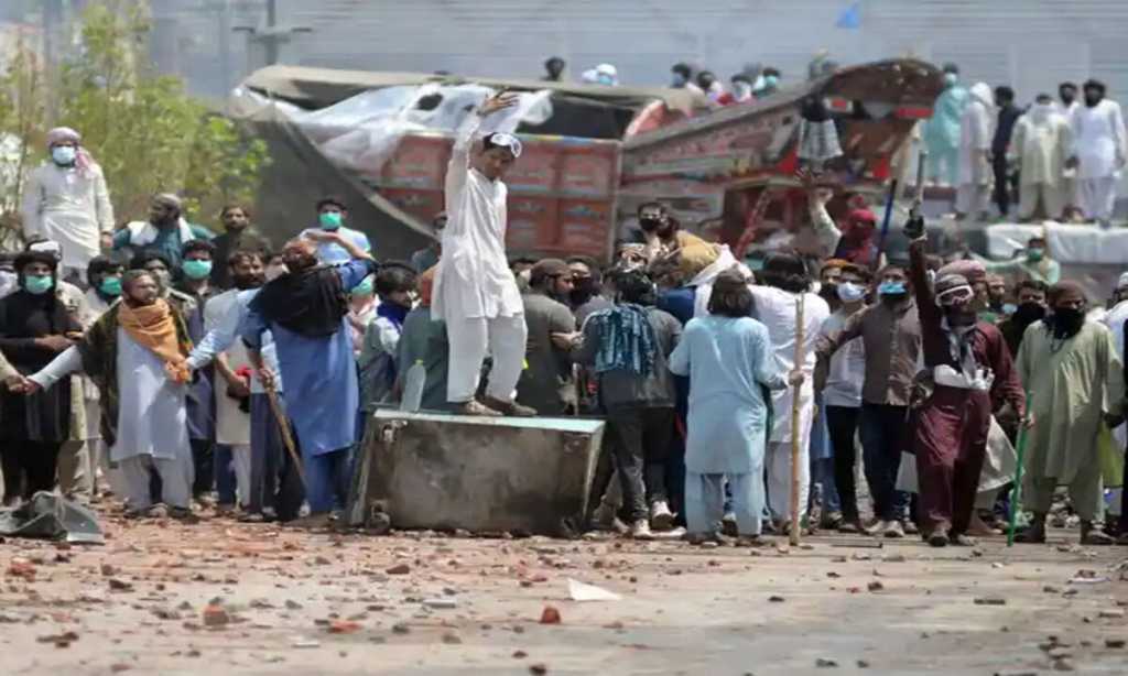 पाकिस्तानमध्ये ‘या’ कारणामुळे हिंसाचार सुरूच