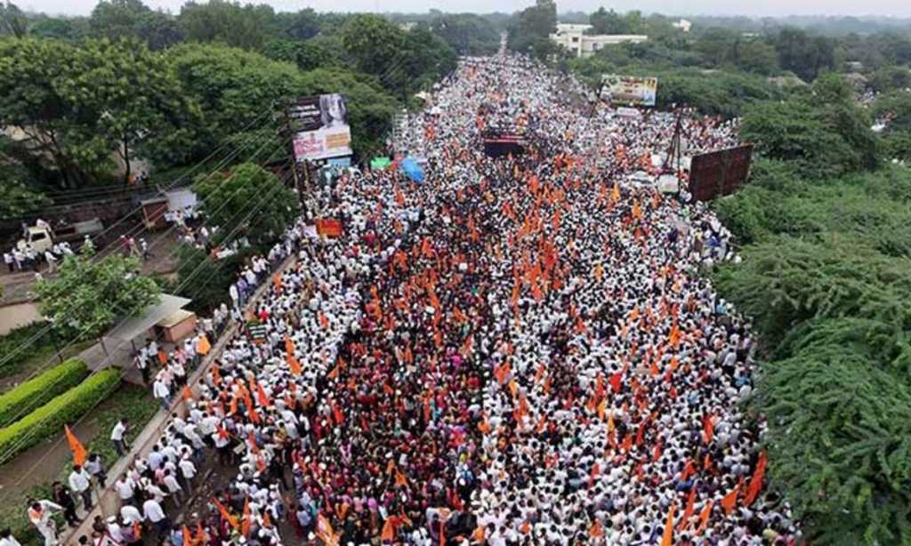 मराठा विद्यार्थ्यांच्या मंत्रालयात गराडा