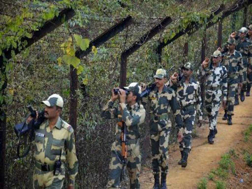 शोपियानमध्ये तीन घुसखोरांचा खात्मा