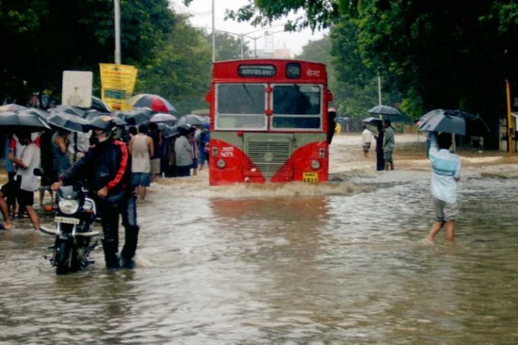 खाडीतील वाढलेल्या गाळामुळे मुंबईत पुन्हा पुराचा धोका