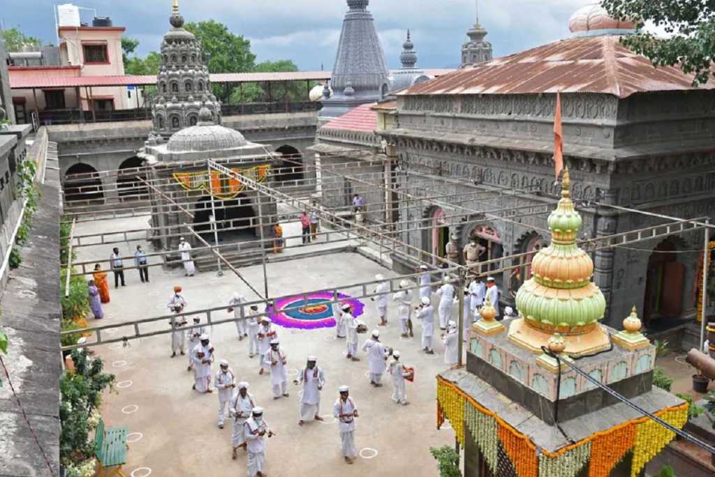 कोरोनामुळे पंढरपुरातील उलाढाल थांबली