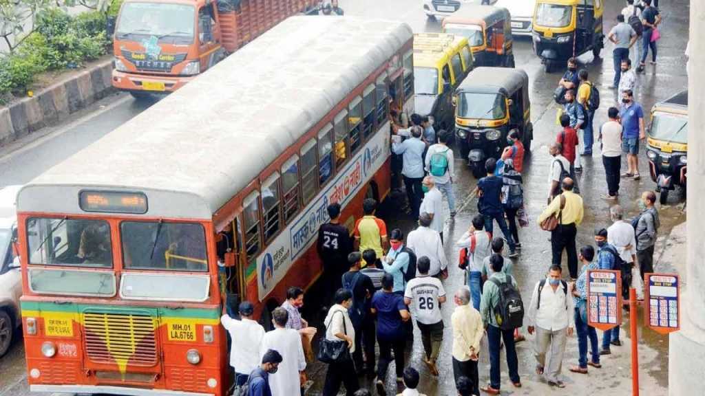 बेस्टच्या बदललेल्या मार्गिकांमुळे बेस्ट समितीत वादळ