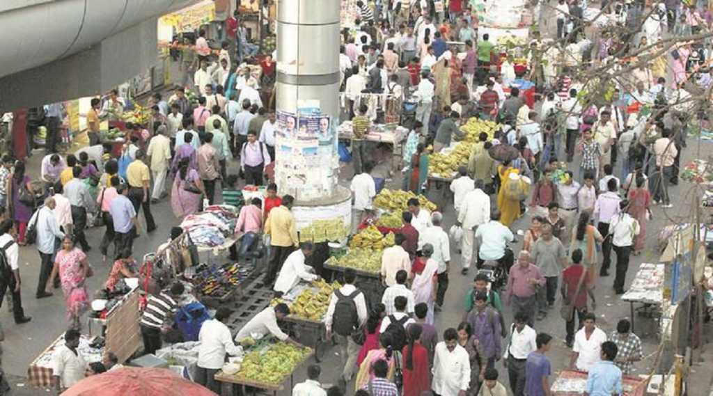 पालिका कर्मचारीच मागत होता फेरीवाल्यांकडून १०-१० रुपये…वाचा!