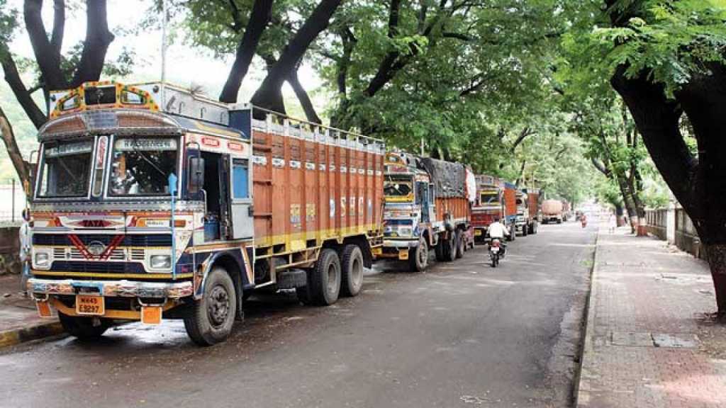 अवजड वाहनाच्या मालकांवर गुन्हे दाखल करणे अवघड?