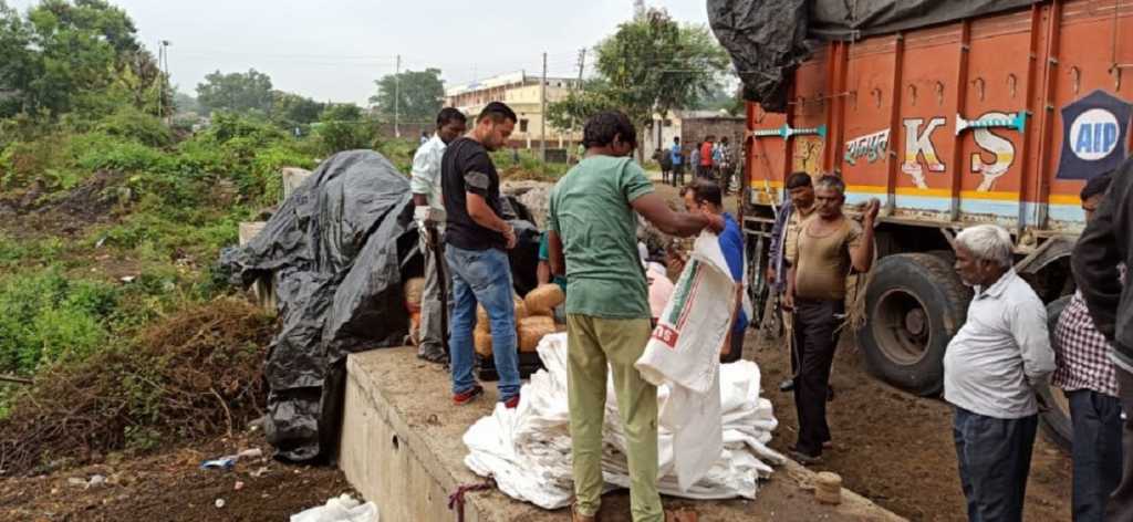 एनसीबीची कारवाई; जळगावमधून ४९ पोती गांजा जप्त