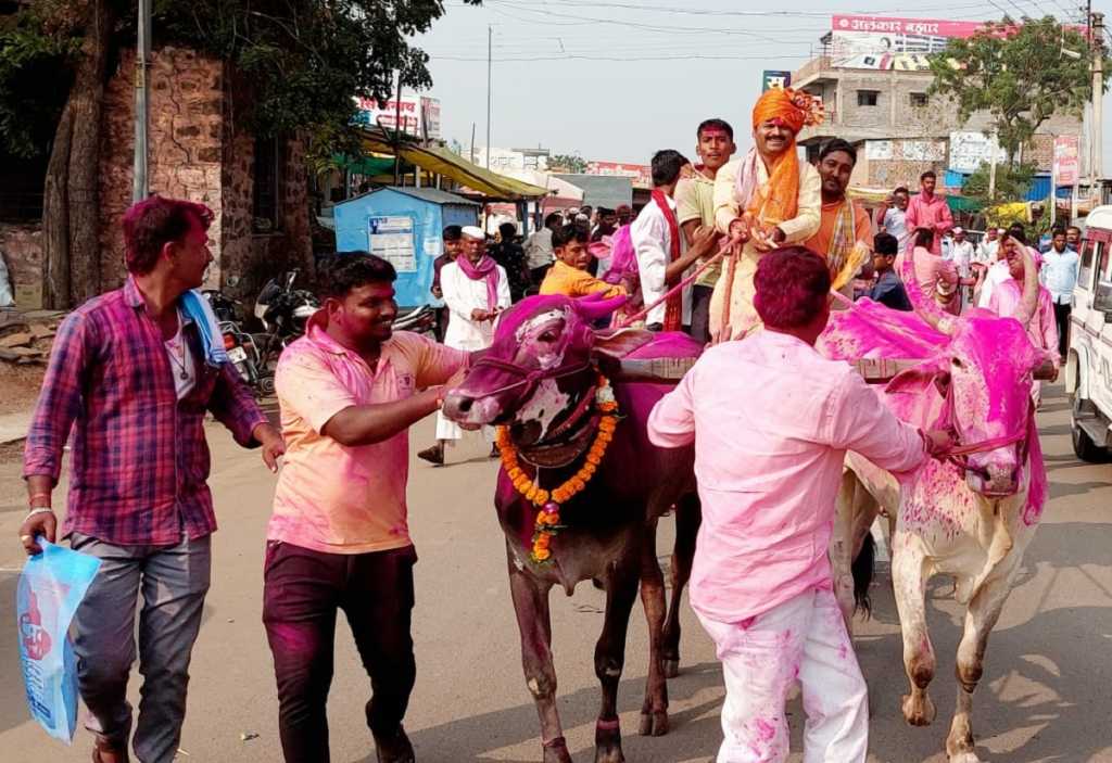 बैलगाडा शर्यती पुन्हा सुरू झाल्यामुळे हाताला काम मिळेल!