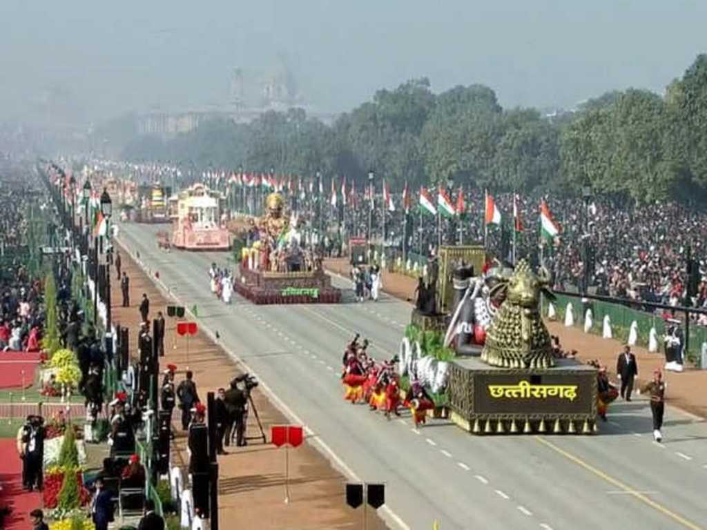 राजपथावर होणाऱ्या संचलनात महाराष्ट्राच्या चित्ररथाला परवानगी नाही