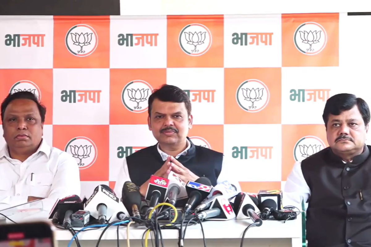 Devendra Fadnavis Slams Mva Government After Receiving Notice From ...