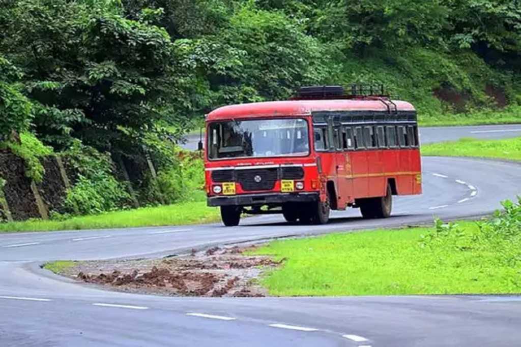 ‘ते’ एसटी कर्मचारी सेवेत येणार असल्याचा जल्लोष