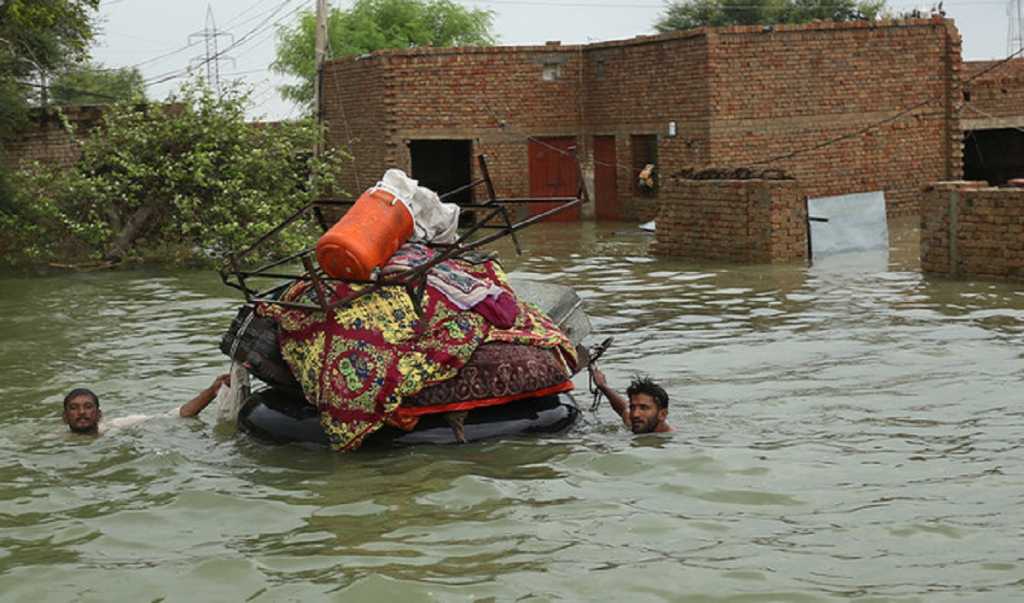 पाकिस्तानात पुराचा हाहाकार सुरूच, तीन कोटी लोकांचे जनजीवन विस्कळीत