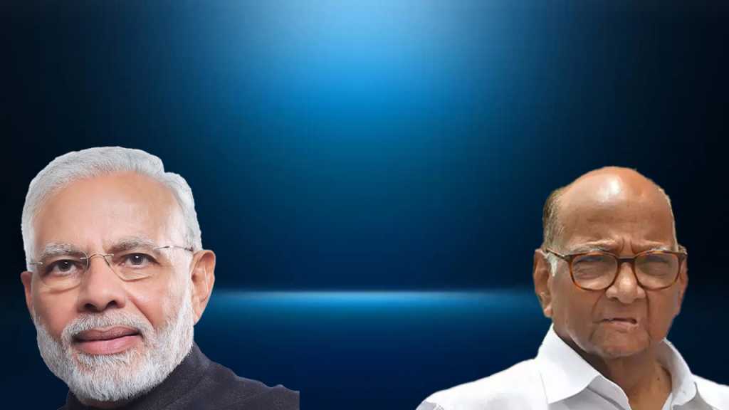 मोदींच्या पाया पडले पवारांना मागे हटवले…