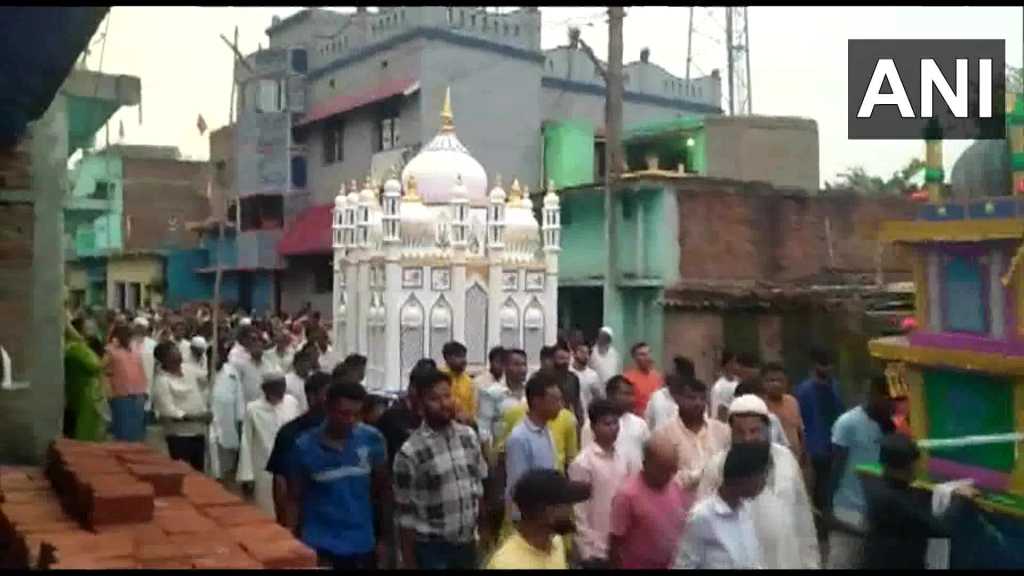 मोहरमच्या मिरवणुकीत विजेचा शॉक लागून चौघांचा मृत्यू