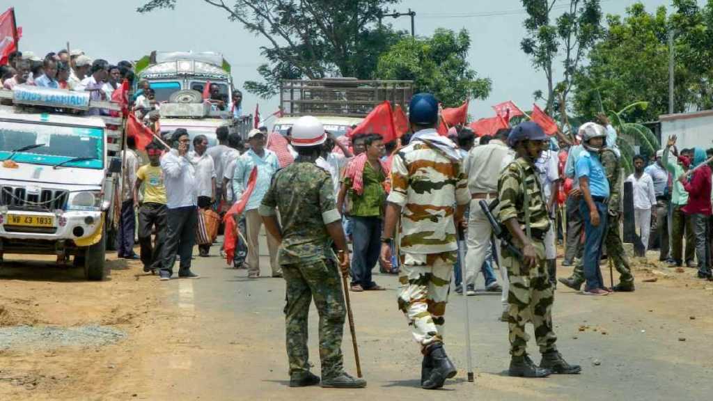 प. बंगालमध्ये कायदा-सुव्यवस्थेचे तीन तेरा; पंचायत निवडणुकीत १८ ठार