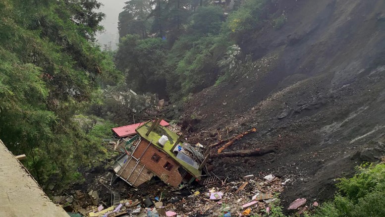 हिमाचलमधील भूस्खलनाला बेबंद बांधकामे कारणीभूत