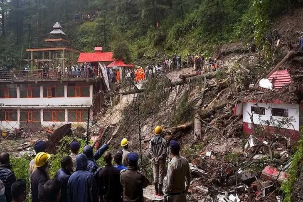 हिमाचल मधील ११ हजार घरांचे नुकसान; राष्ट्रीय आपत्ती घोषित करण्याची मागणी !