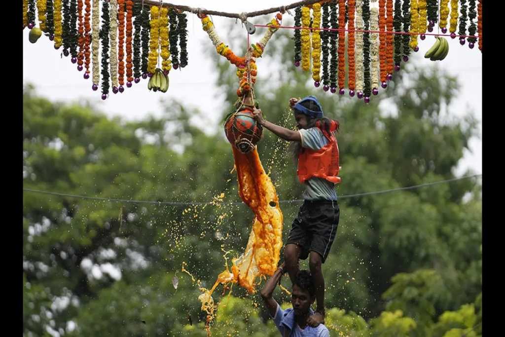 मुंबईत भाजपाकडून ४०० ठिकाणी दहीहंडी उत्सव !