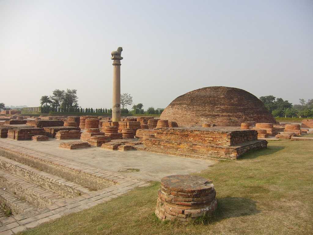 बिहारमधील ‘वैशाली’ लोकशाही उत्सवात प्रियदर्शी दत्तांच्या पुस्तकाचे प्रकाशन