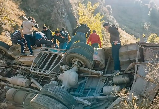 जम्मू काश्मीर बस अपघातातील मृतांच्या कुटुंबियांना केंद्राकडून मदत