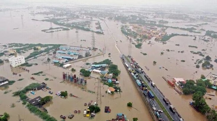 तामिळनाडूत पुरामुळे हाहाःकार; रेल्वे स्थानकावर ८०० प्रवासी अडकले