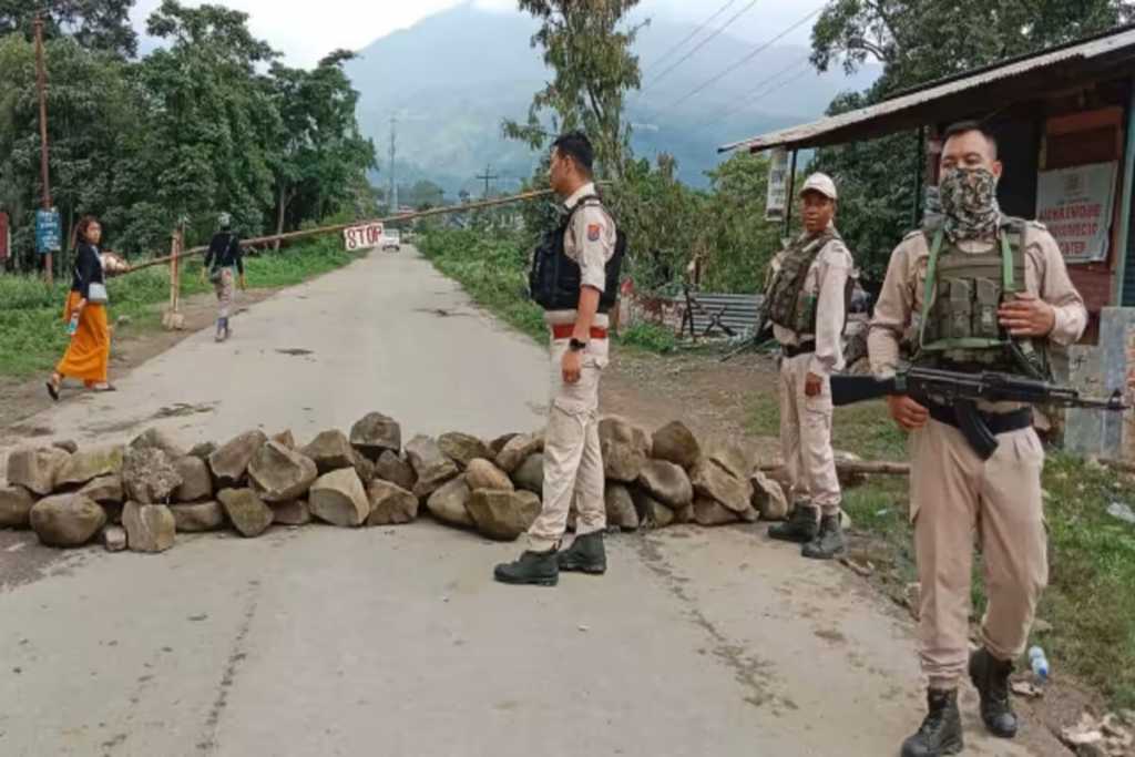 आसाम रायफल्सच्या जवानाकडून सहा सहकार्‍यांवर गोळीबार, स्वतःवरही गोळी झाडली!