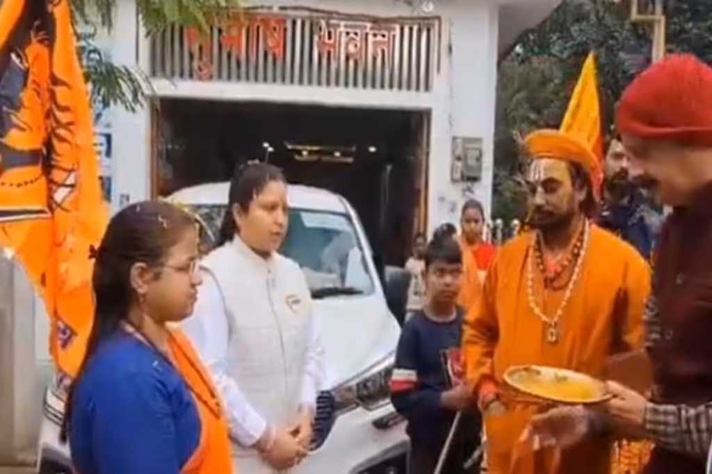 ‘श्री राम आमचे पूर्वज’,काशीच्या मुस्लिम महिला आयोध्येला रवाना!