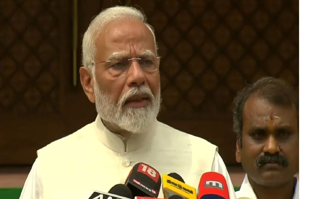 पंतप्रधान मोदींनी लोकसभेच्या सदस्यत्वाची घेतली शपथ!