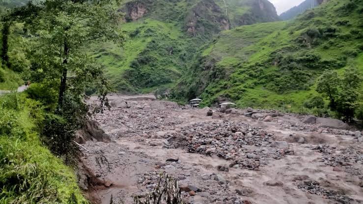 हिमाचल प्रदेश, उत्तराखंडात पावसाचा प्रकोप; विविध घटनांमध्ये १६ लोकांचा मृत्यू