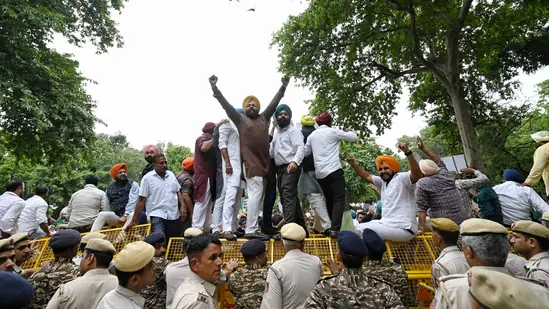 राहुल गांधींच्या शीखांवरील वक्तव्याविरोधात दिल्लीत आंदोलन !