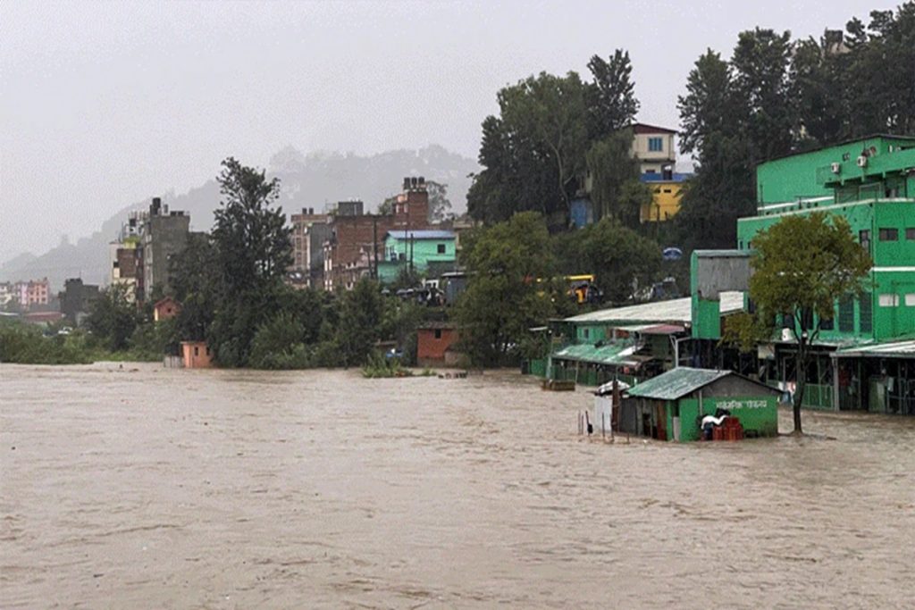 नेपाळमध्ये पावसाचा कहर, ११२ लोकांचा मृत्यू, ६८ बेपत्ता आणि २२६ घरे उद्ध्वस्त!