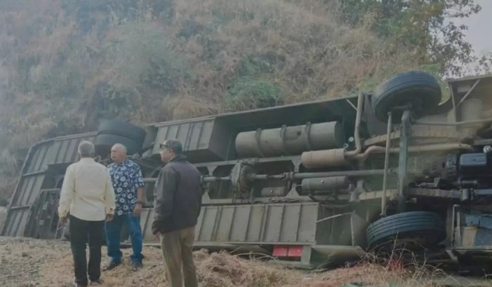 वऱ्हाड घेऊन जाणारी बस ताम्हिणी घाटात पलटली; पाच जणांचा मृत्यू