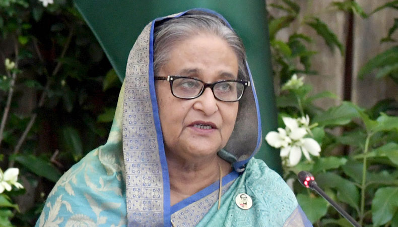 युनूस यांच्या सत्तेची लालसा बांगलादेशला जाळतेय!