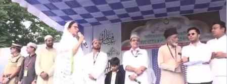 बॅनर्जी यांनी ईदच्या शुभेच्छा देताना विरोधकांवर निशाणा